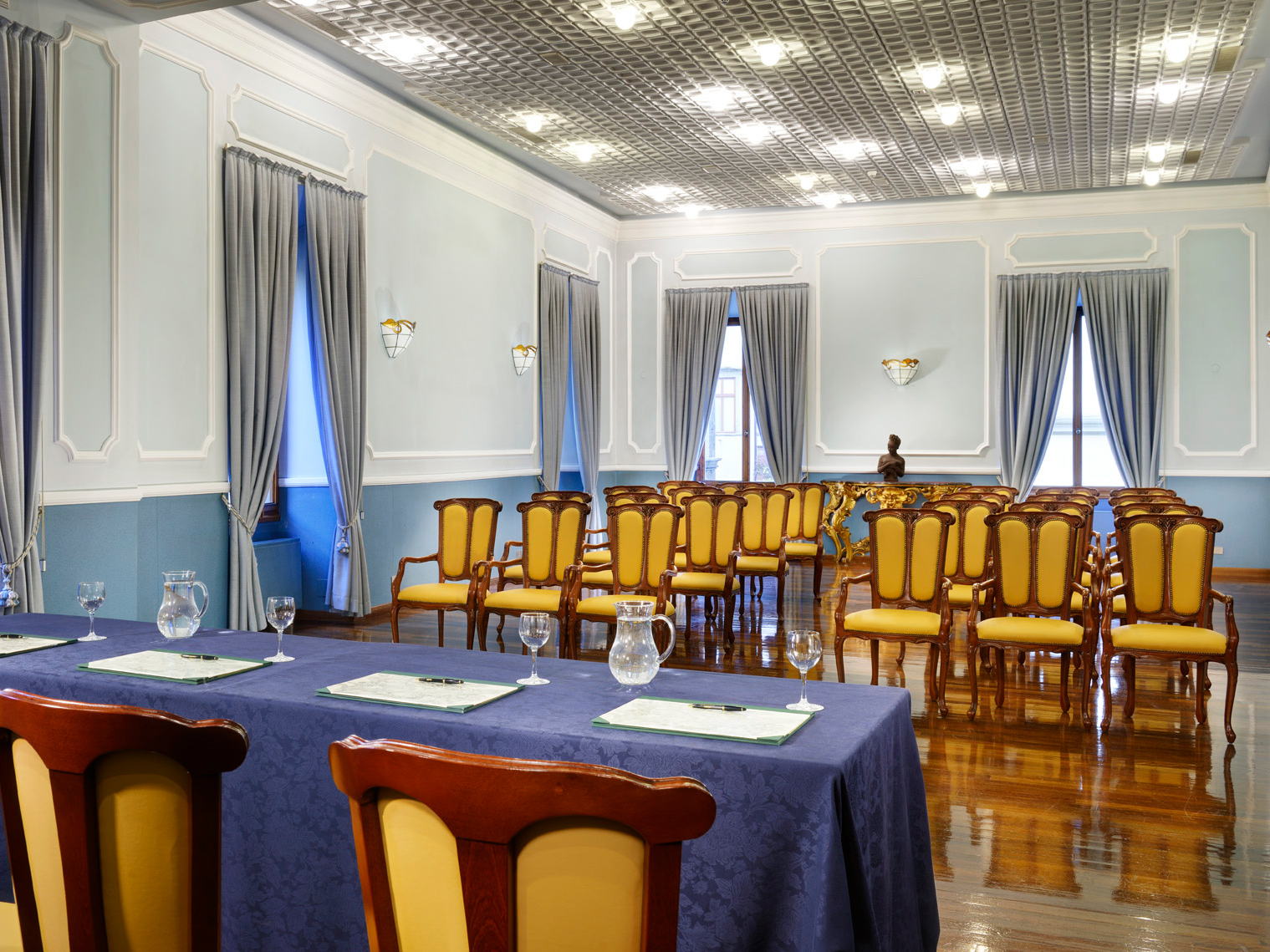 Sala conferenza.jpg